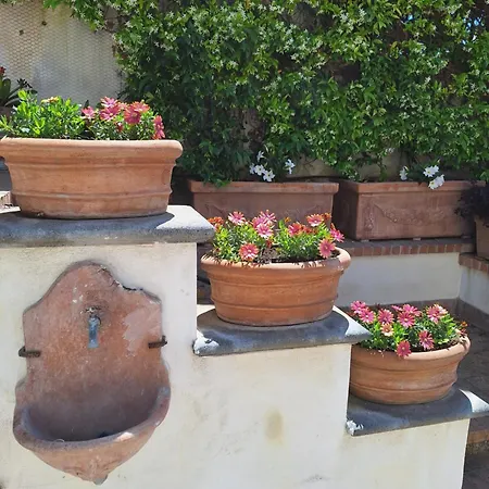 Bed & Breakfast Le Lune Di Pompei 3*